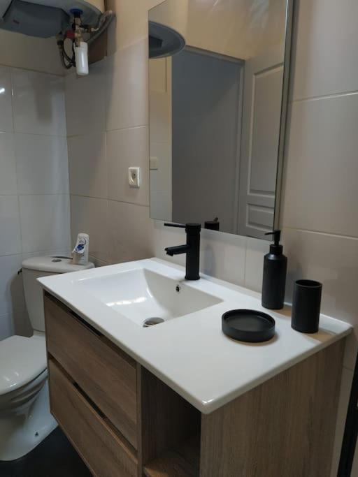 Appartement Avec Balcon, Bord Du Canal, Wifi. Narbonne Dış mekan fotoğraf